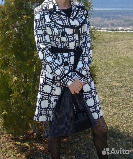 Стильный плащик clasna