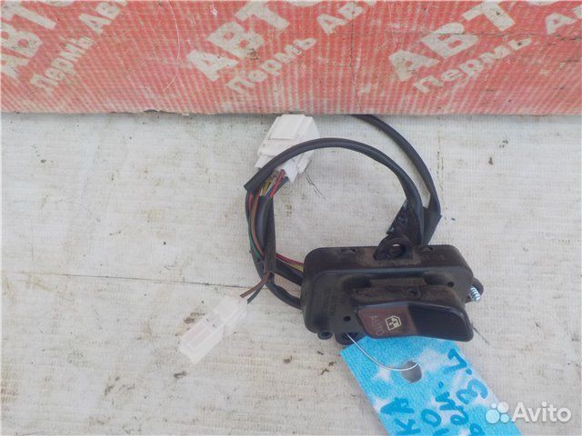 Кнопка электро стеклоподъемника задняя левая Kia