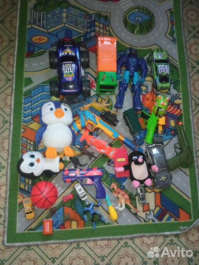 2 пакета игрушек