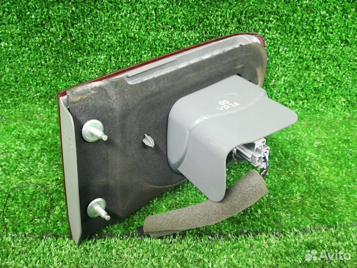 Фонарь крышки багажника правый Honda Accord 8 P747