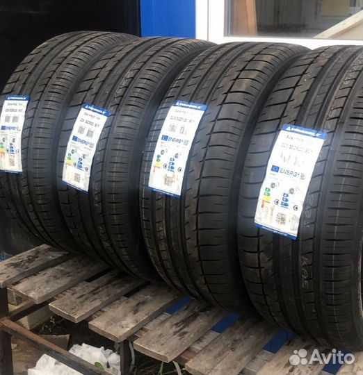 Triangle TH201 225/35 R20