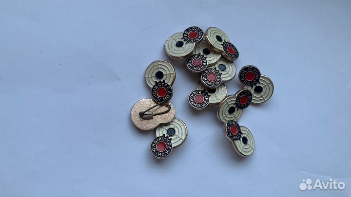 Советские значки по стрельбе на булавке