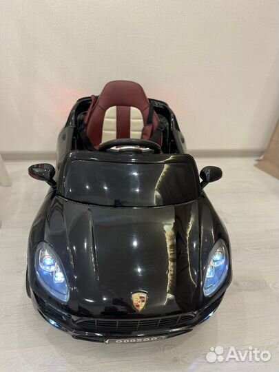 RiverToys Автомобиль Macan О005оо-Vip