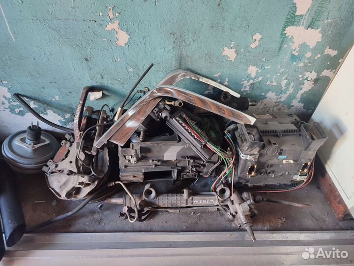 Запчасти Мерседес