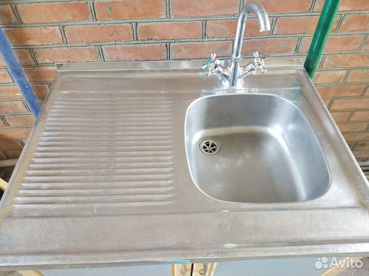 Кухонная мойка с тумбой со смесителем бу