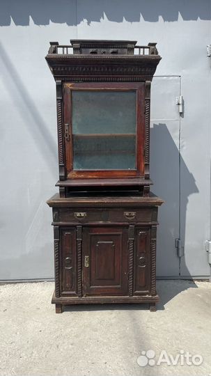 Старинный буфет