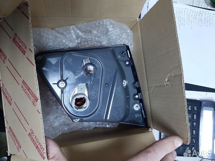 Фонарь задний правый внутренний 81581-30331