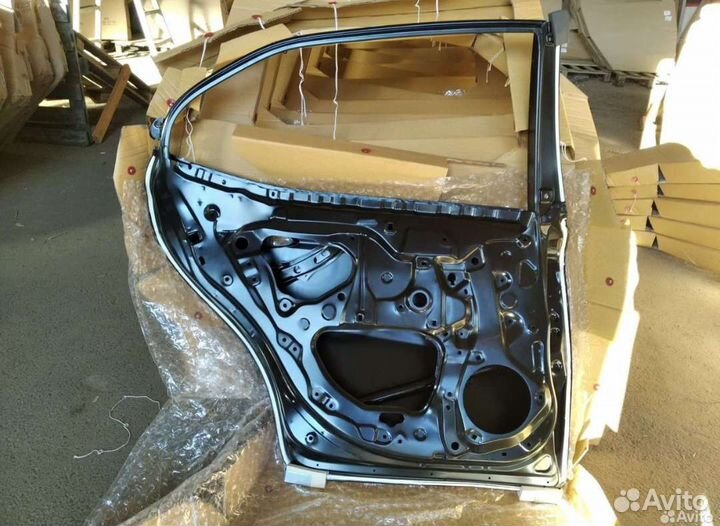 Дверь задняя Toyota Camry 70