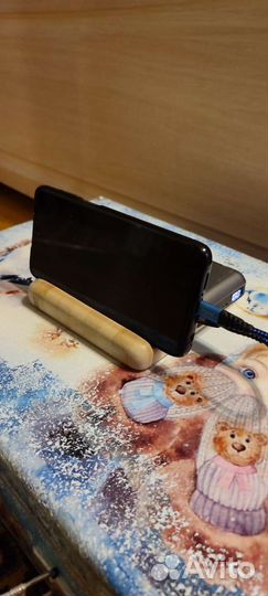 Подставка для телефона из дерева