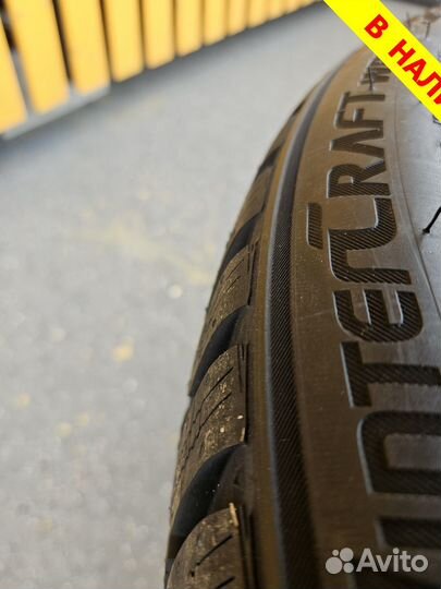 Kumho WinterCraft WP72 245/40 R20 99W