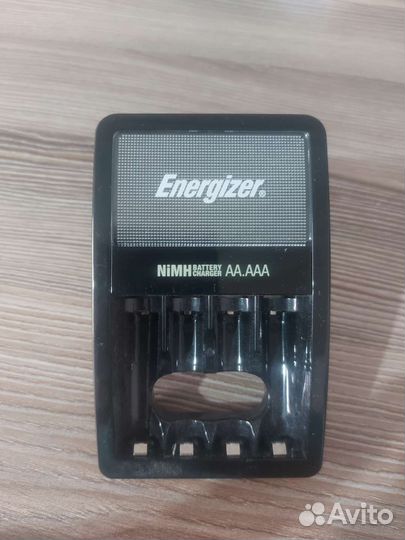 Зарядное устройство Energizer Maxi Charger
