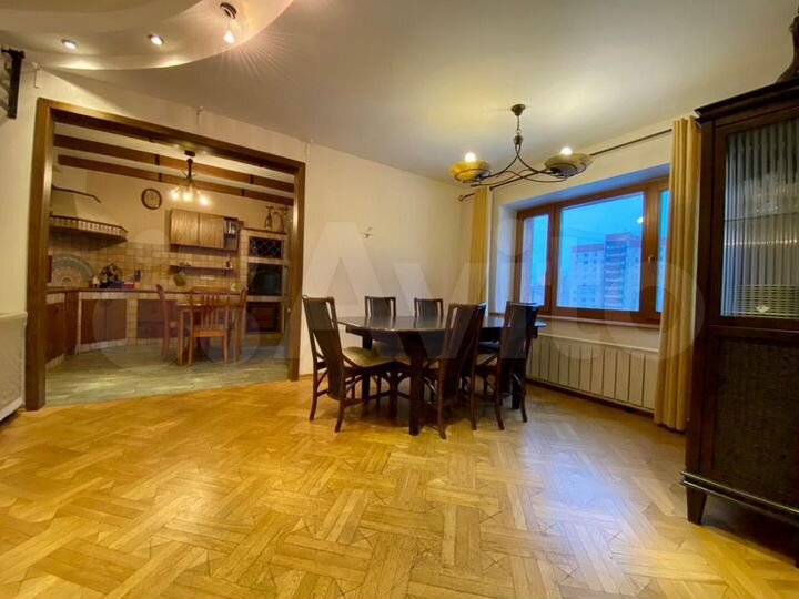 4-к. квартира, 140 м², 9/10 эт.