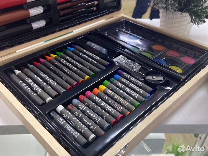 Детский чемодан творчества 68 деталей (новый)