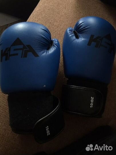Боксерские перчатки 10 oz