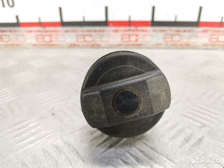 Пробка расширительного бачка Volkswagen Passat B5