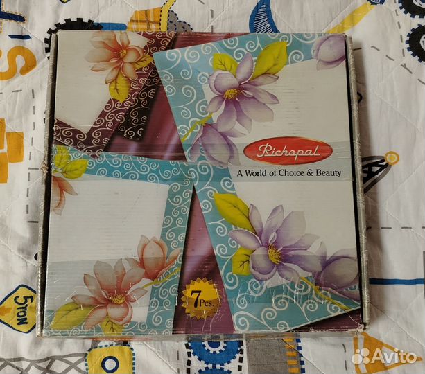 Набор посуды из 7 тарелок