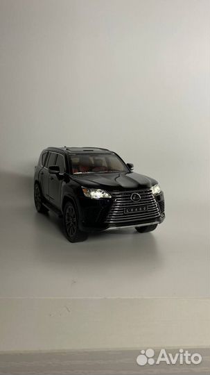 Lexus LX 600 игрушка/модель авто 1:24