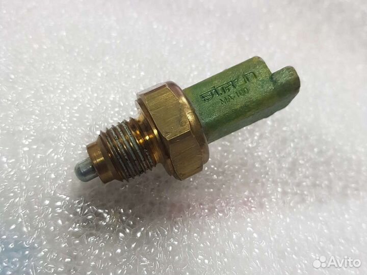 Датчик включения заднего хода