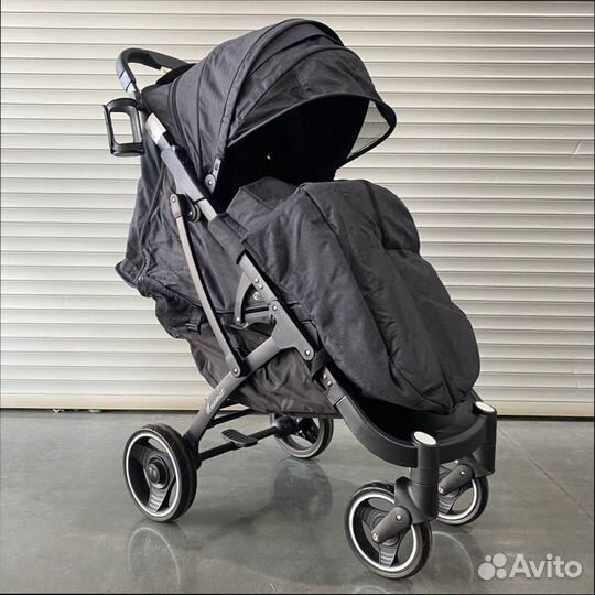 Детская прогулочная коляска