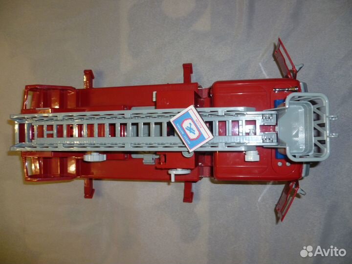 Детская игрушка пожарная машина 