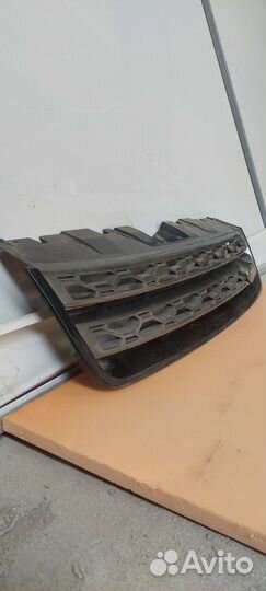 Решетка радиатора Land Rover Discovery Sport L550