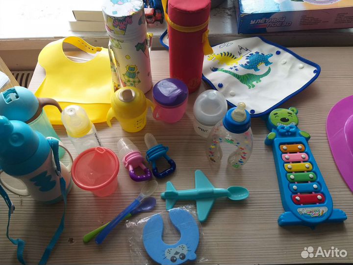 Бутылочки,слюнявчики,поильники