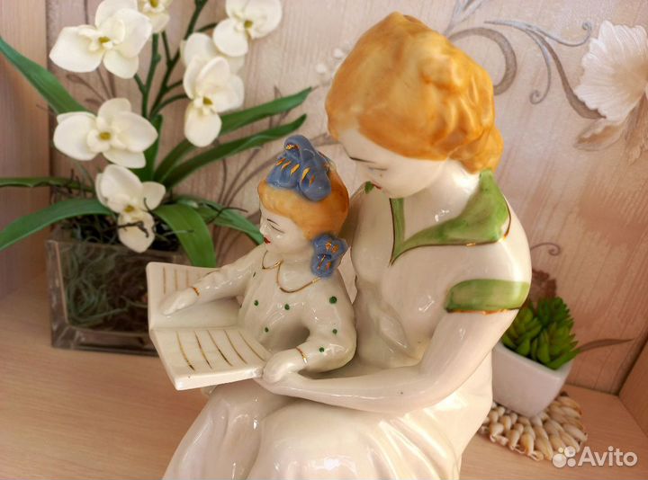 Серия статуэток 