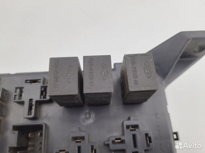 Блок предохранителей Ford Mondeo 3