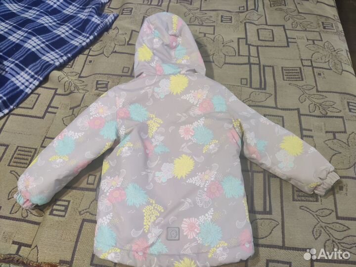 Куртка демисезонная на девочку 98-104