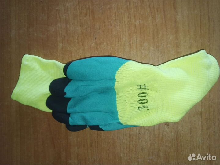 Перчатки