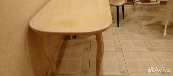 Кухонный стол