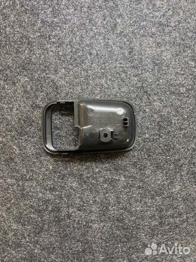 Накладка в салоне левая Mitsubishi Lancer 9 4G18