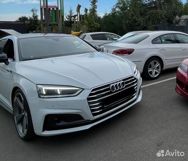 Решетка радиатора audi a5 b9