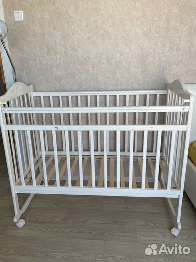 Детская кроватка