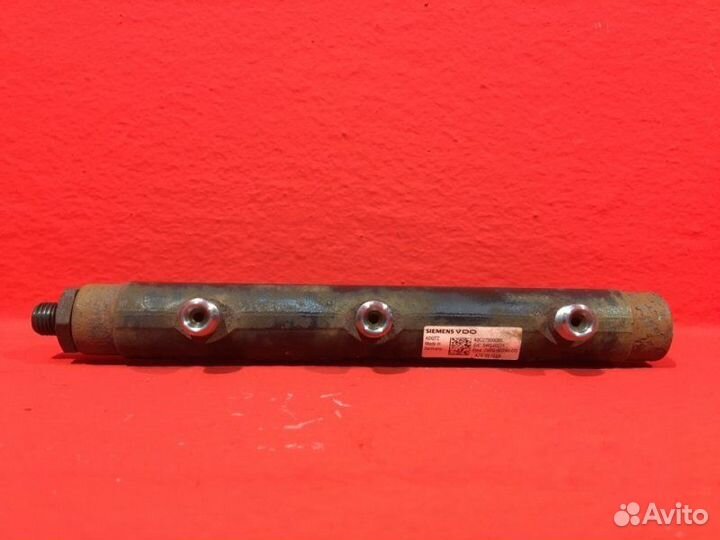 Топливная рампа левая Land Rover Discovery 3 276DT