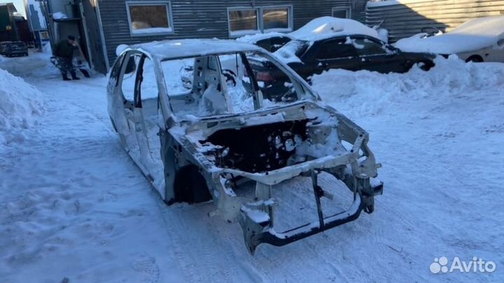 Кузов Toyota Nadia SXN10-0035948 3S-FSE 1999