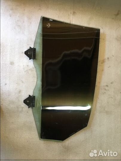 Стекло задней правой двери триплекс ауди А8 Д3