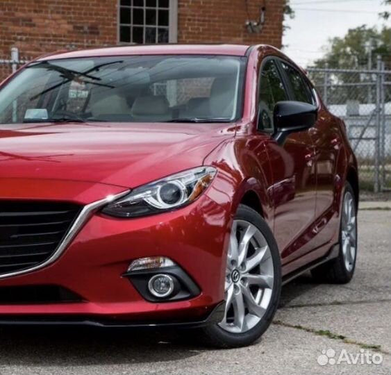 Стекло левой фары Mazda 3 BM