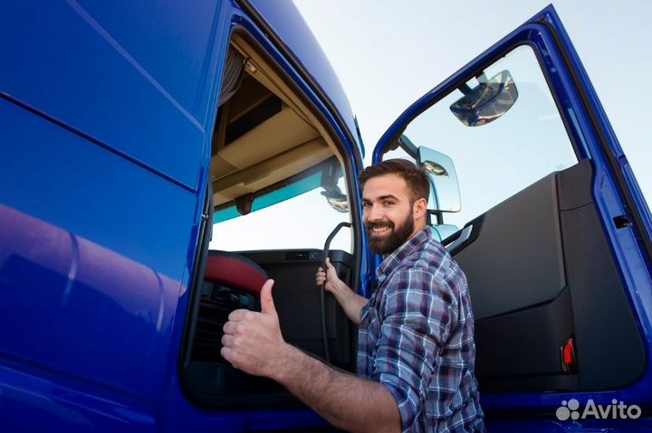 Развозчик на своем грузовом авто