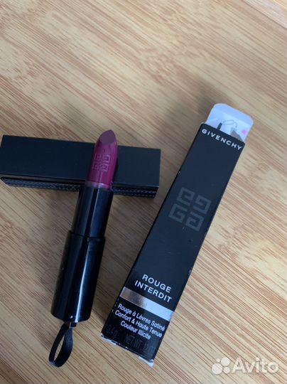 Givenchy помада