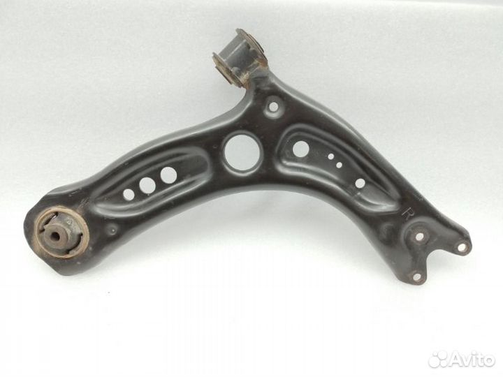 Рычаг передний правый Skoda Octavia A7 cwva 2018