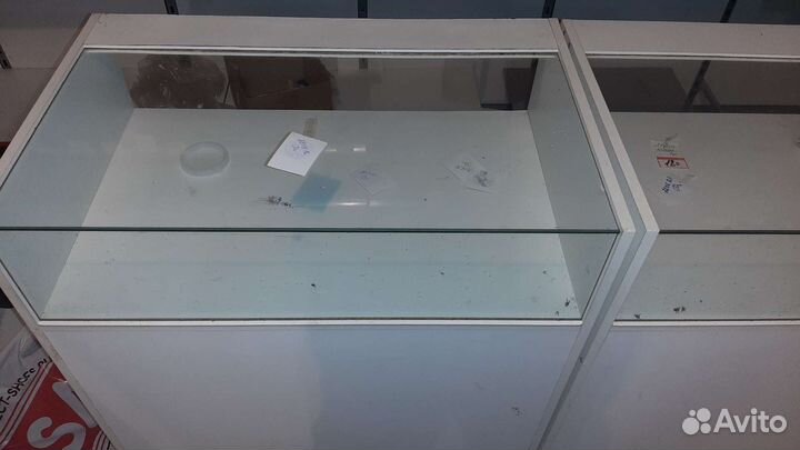 Стеллажи, витрины, прилавки