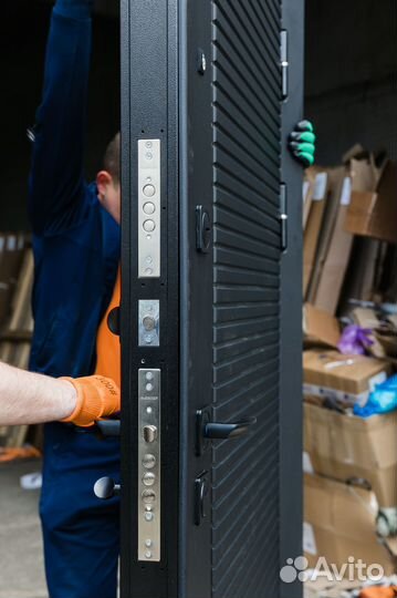 Дверь входная новая