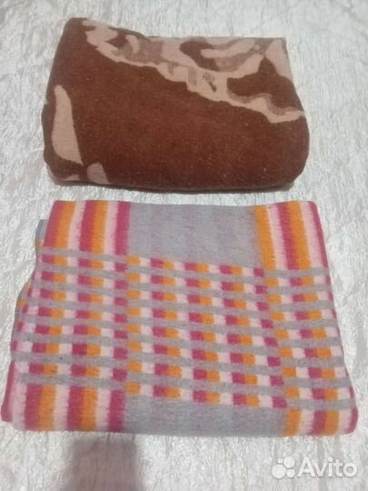 Постельное белье. ссср.5новые.Одеяла,пледы подушки