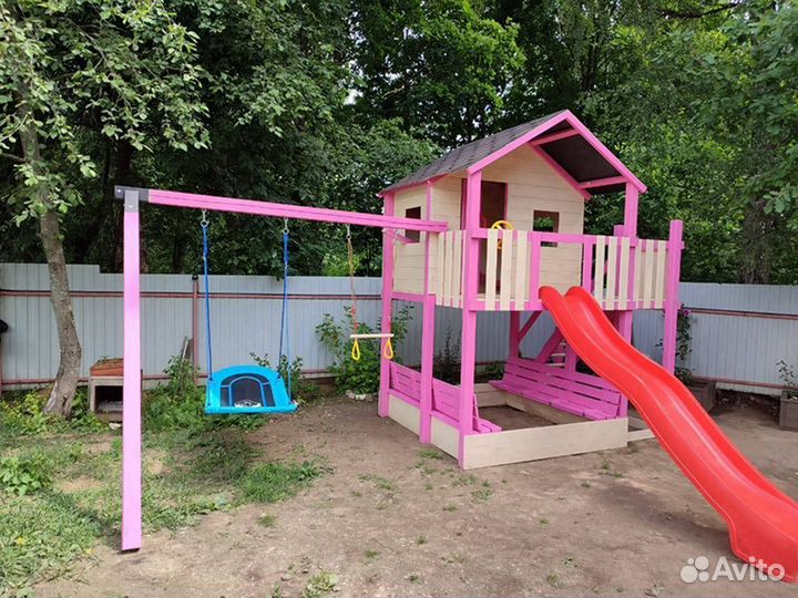 Детский домик на сваях