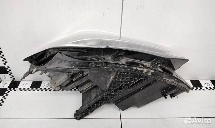 Фара правая Volkswagen Tiguan