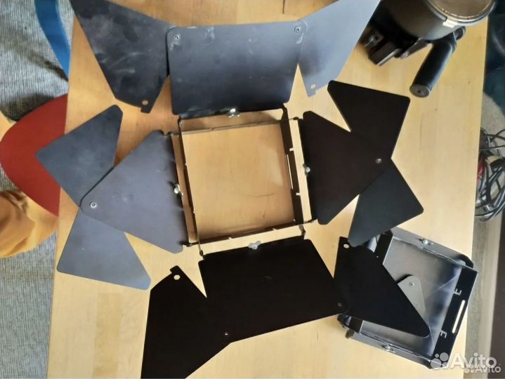 Источник постоянного света Lowel DP