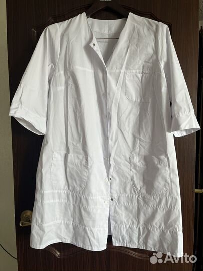 Белый медицинский халат