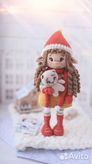 Вязаная игрушка. Эльф