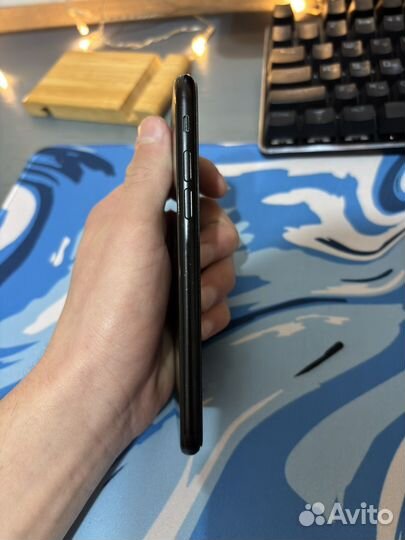 iPhone SE (2020), 64 ГБ